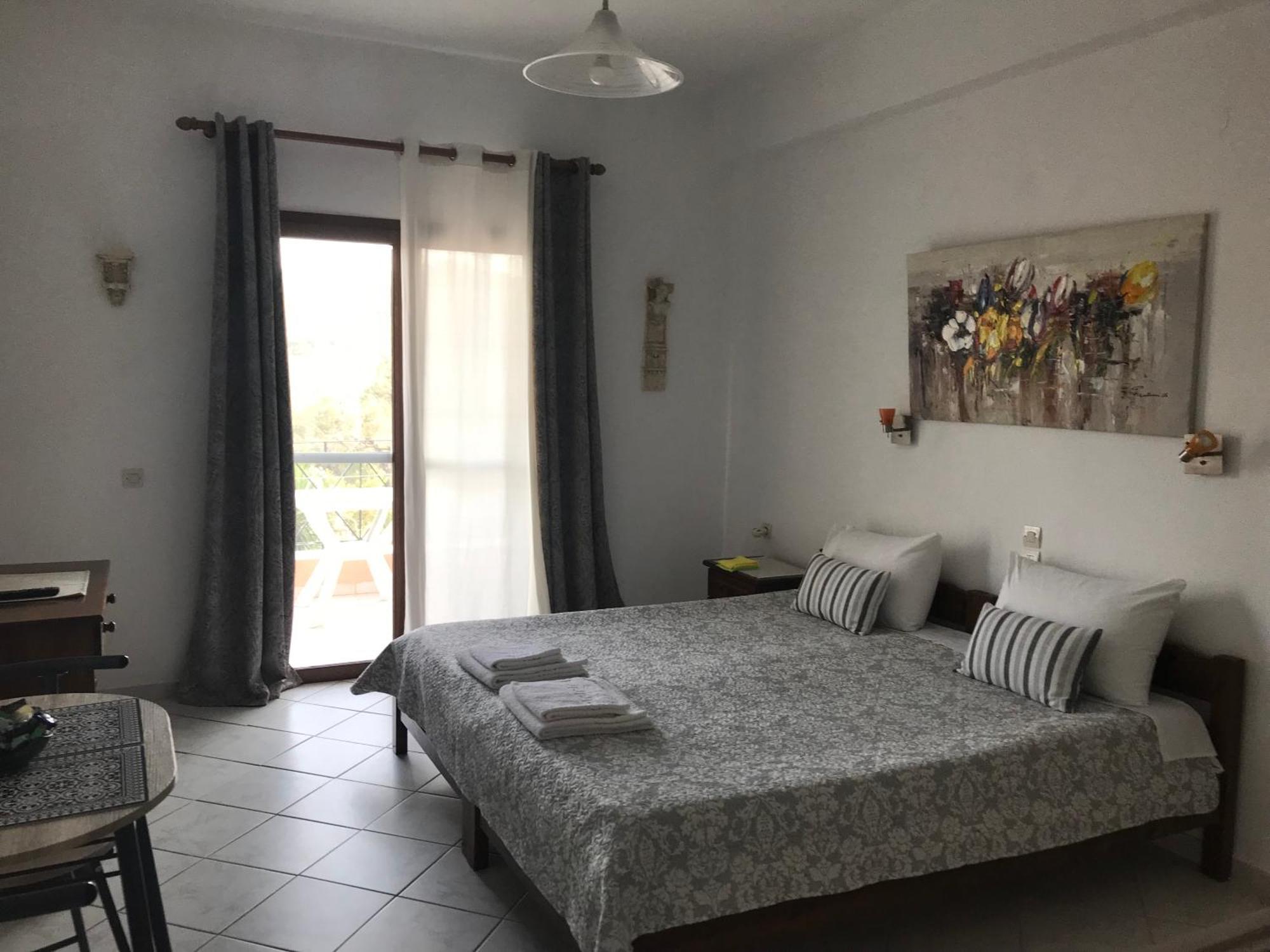 Floros Apartments Agios Stefanos Avliotes  Exterior photo