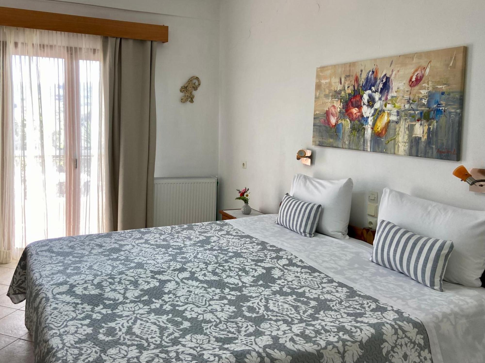 Floros Apartments Agios Stefanos Avliotes  Exterior photo