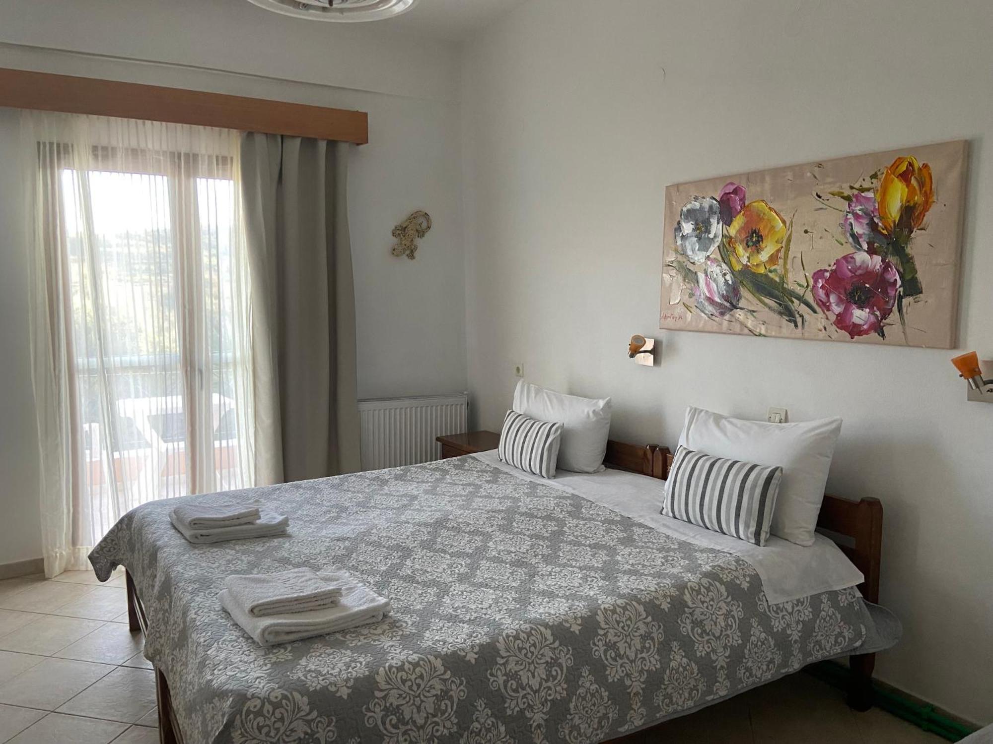 Floros Apartments Agios Stefanos Avliotes  Exterior photo