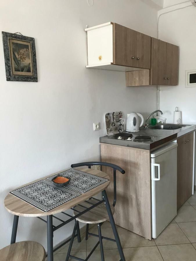 Floros Apartments Agios Stefanos Avliotes  Exterior photo